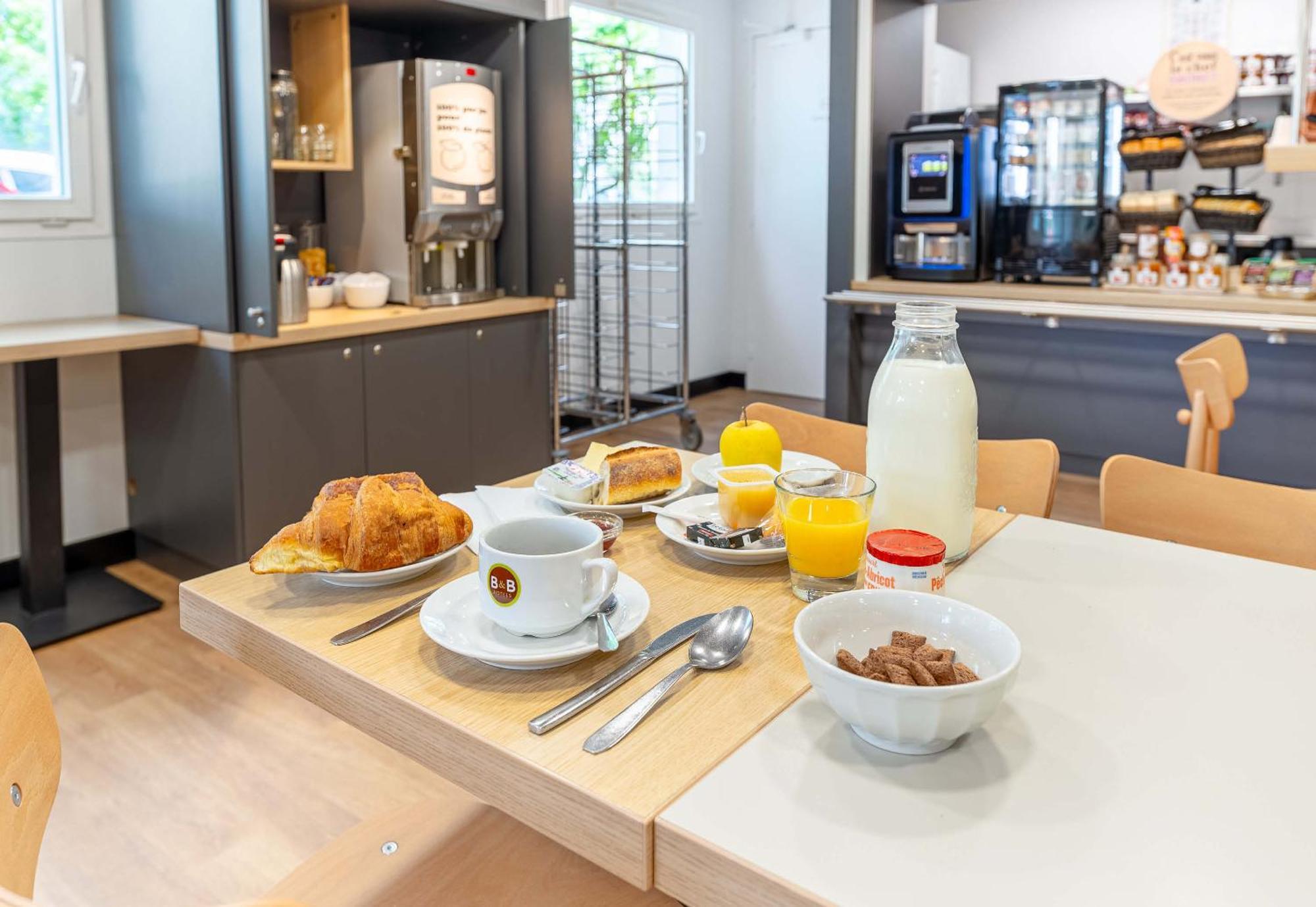 B&B Hotel Nantes Aeroport Bouguenais Exteriör bild