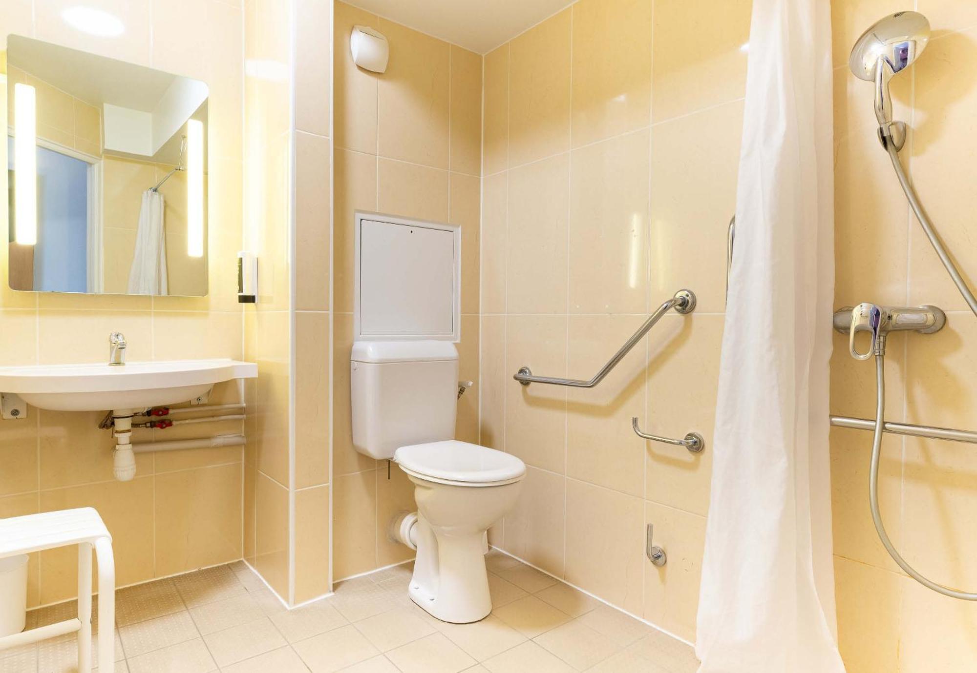 B&B Hotel Nantes Aeroport Bouguenais Exteriör bild